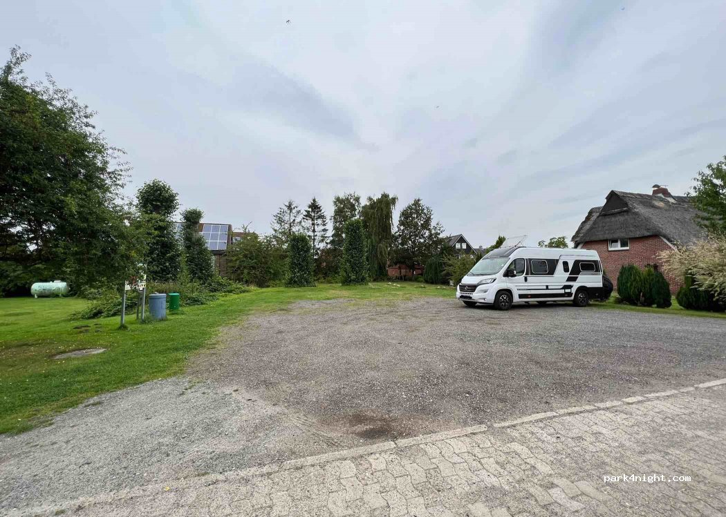 (21737) Wischhafen - 11 Unterm Deich — foto 2