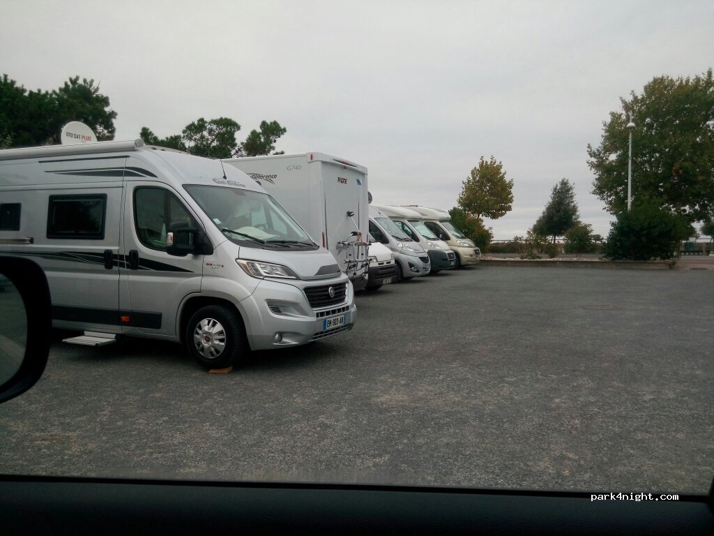 (17370) Saint-Trojan-les-Bains - 2-4 Rue Cap Patoiseau — foto