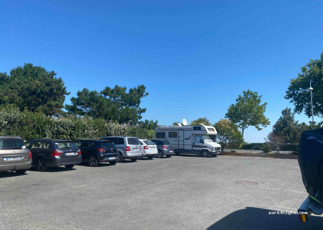 (17370) Saint-Trojan-les-Bains - 2-4 Rue Cap Patoiseau — foto 3