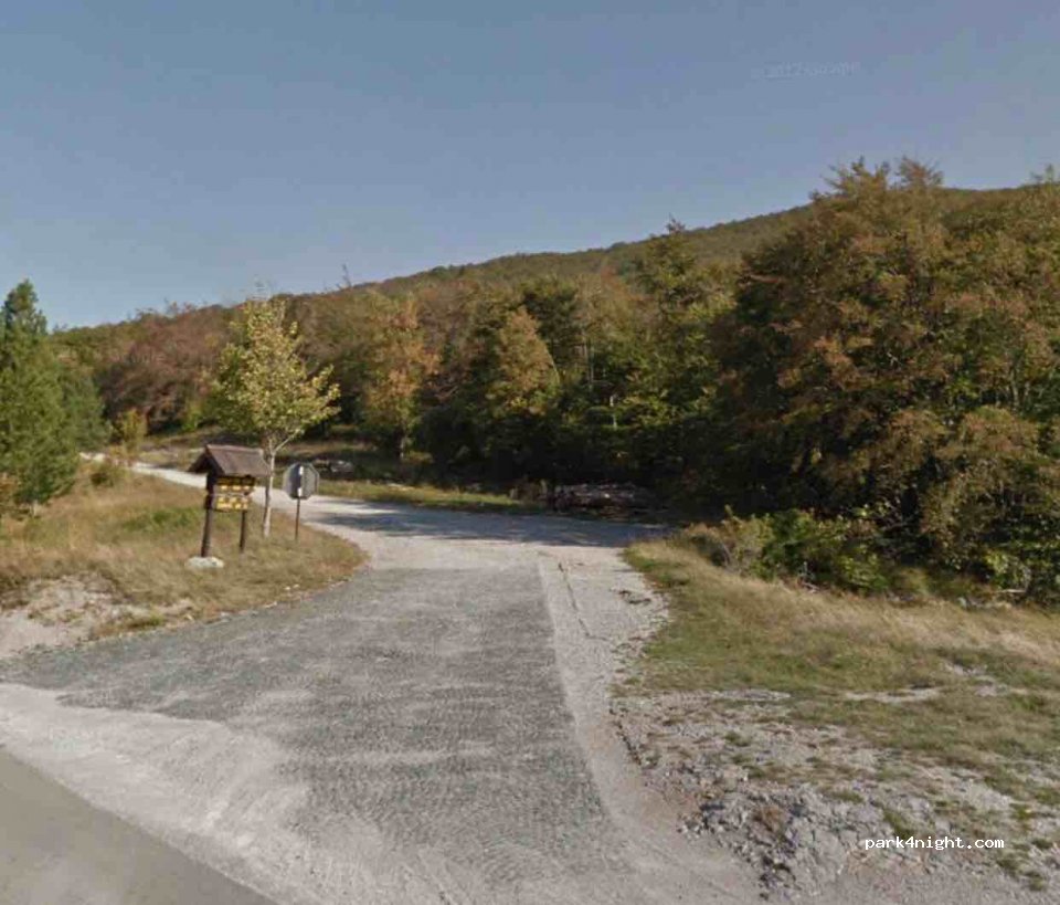 (51223) Plosna - Unnamed Road — foto