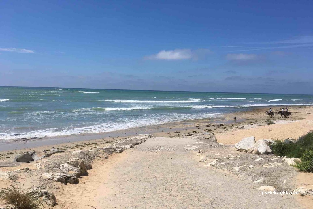 (17590) Ars-en-Ré - Route de la Combe À l'Eau — foto 2