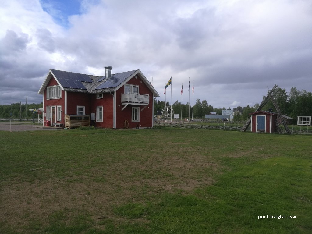 (957 23) Övertorneå - 60 Polcirkelvägen — foto 2