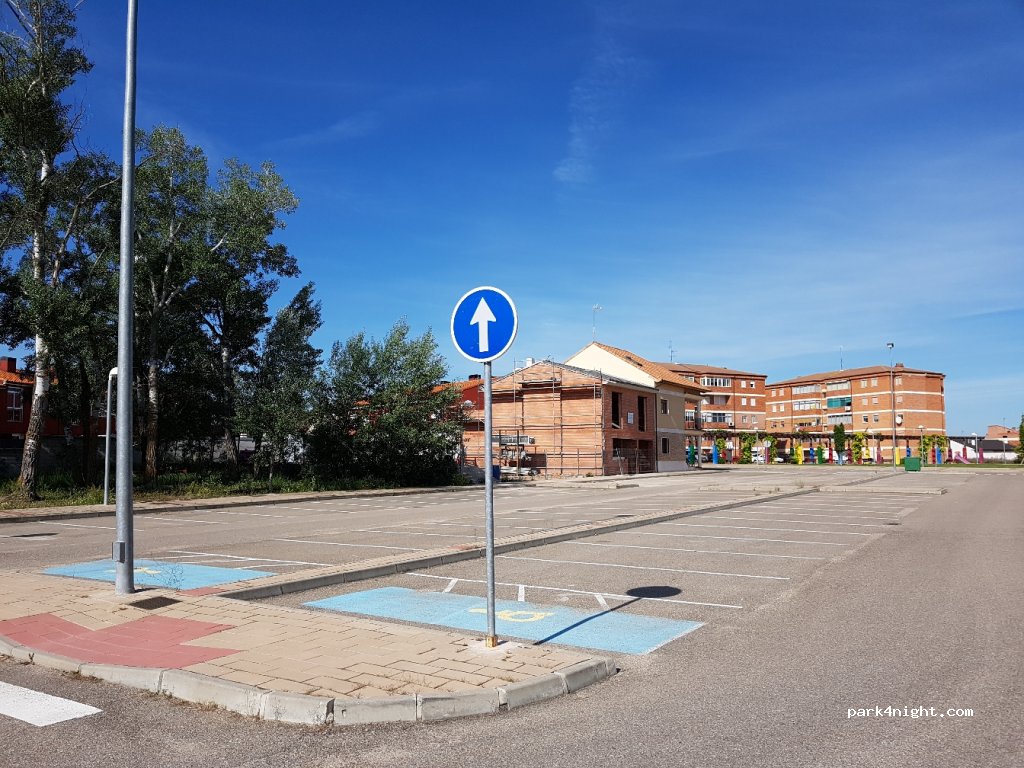 (47300) Peñafiel - 24 Plaza Flor — foto