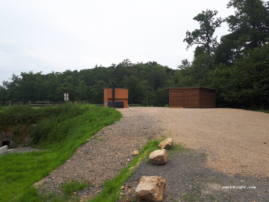 (12220) Roussennac - Unnamed Road — foto