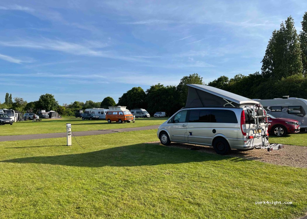 Cambridge Camping and Caravanning Club Site — foto