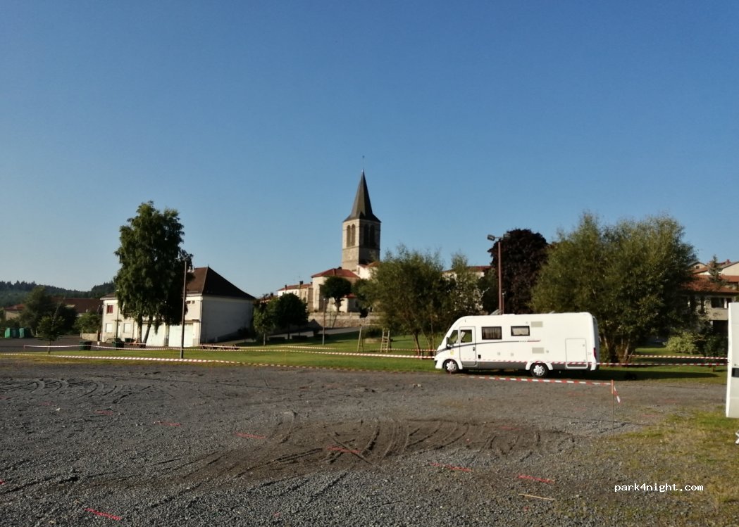 (63630) Saint-Germain-l'Herm - Fontaine Saint-Georges — foto 2