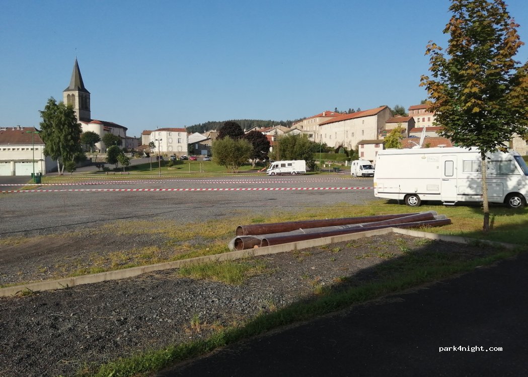 (63630) Saint-Germain-l'Herm - Fontaine Saint-Georges — foto 3