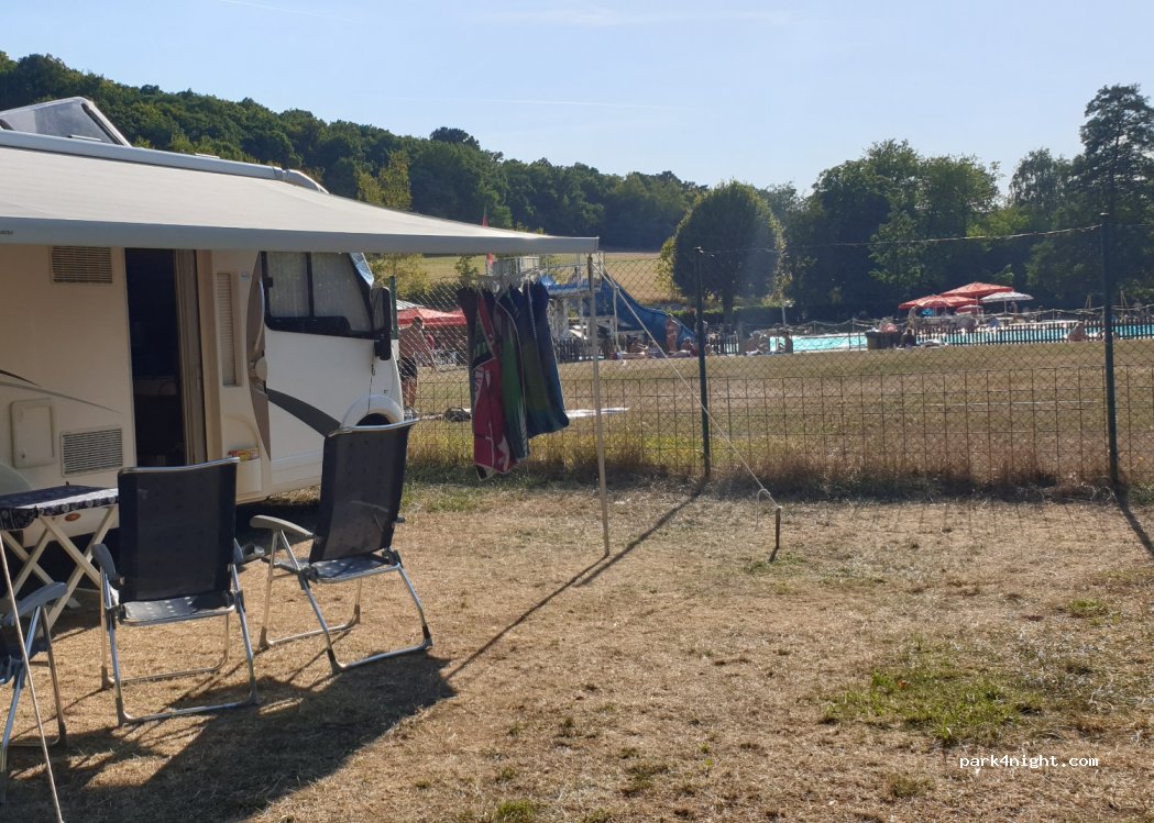 (35647) Waldsolms - Weiperfeldener Straße — foto 3