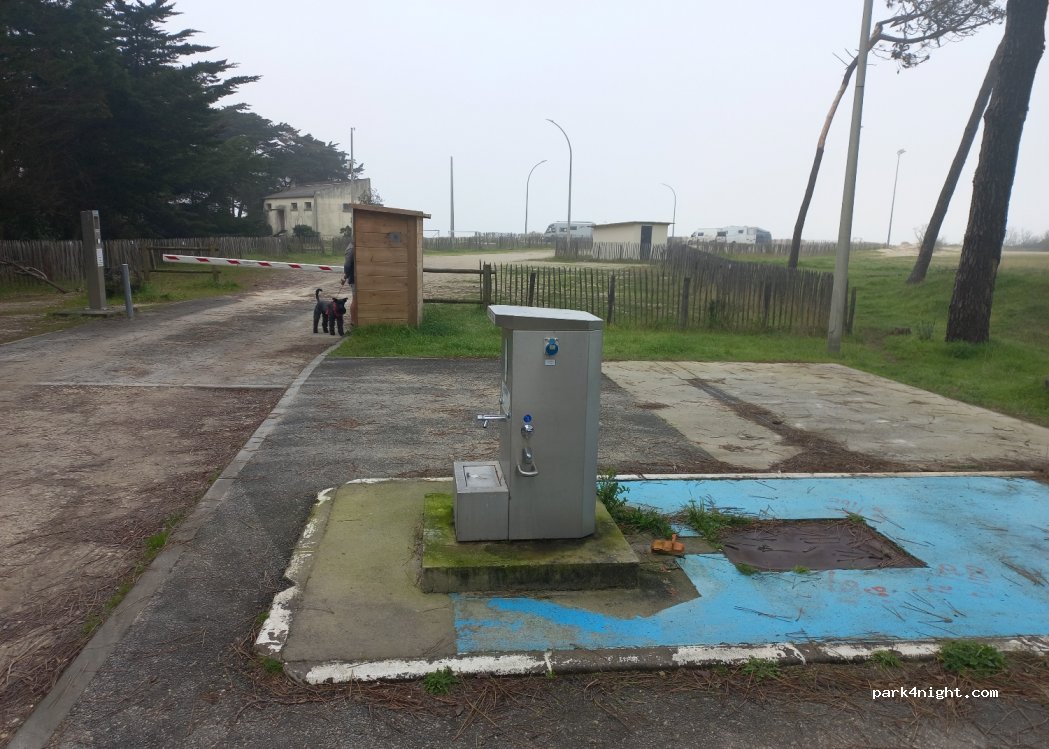 (33780) Soulac-sur-Mer - 32-36 Boulevard de l'Amélie — foto 4