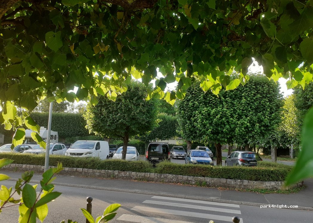 (77250) Moret-sur-Loing - 8 Place du Champ-de-Mars — foto 2
