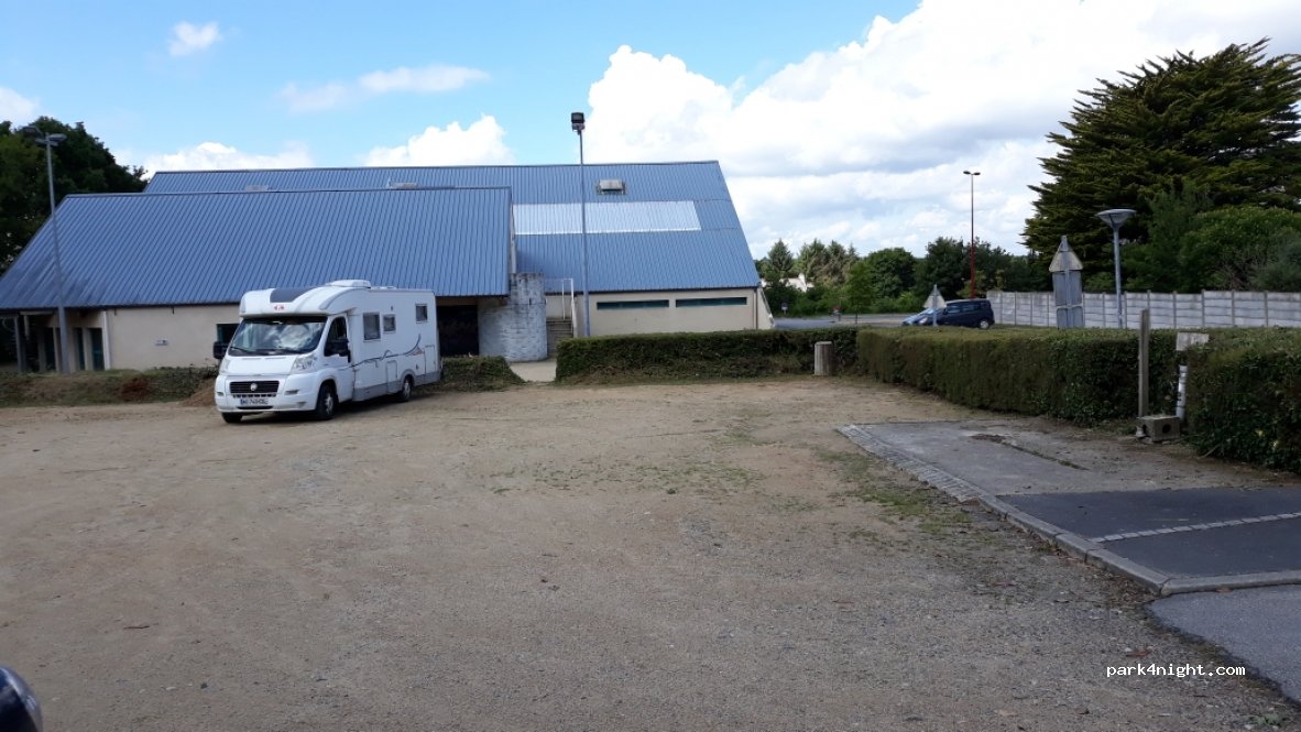 (29400) Guimiliau - 16-20 Rue des Bruyères — foto 4