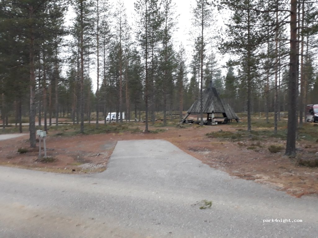 KARHUNKAINALON LEIRINTÄ — foto 2