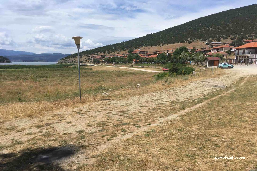 (530 77) Psarades - Unnamed Road — foto