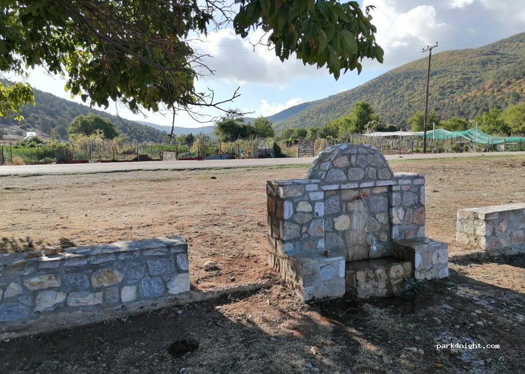 (530 77) Psarades - Unnamed Road — foto 3
