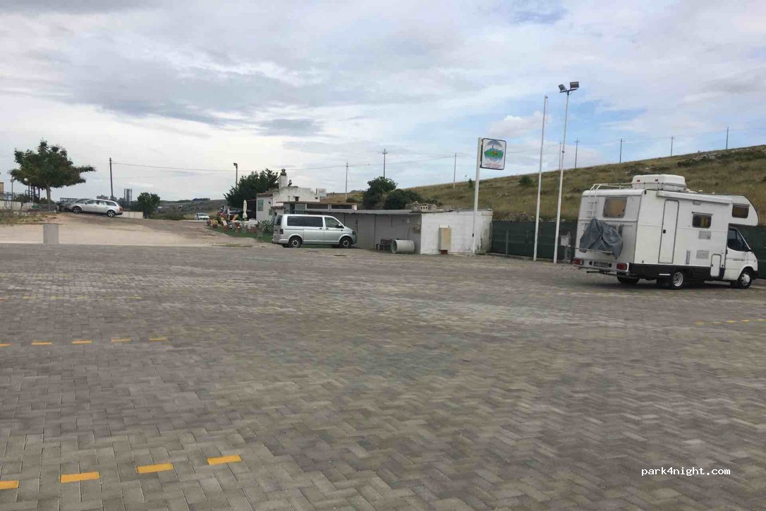 CAMPER AREA MATERA — foto