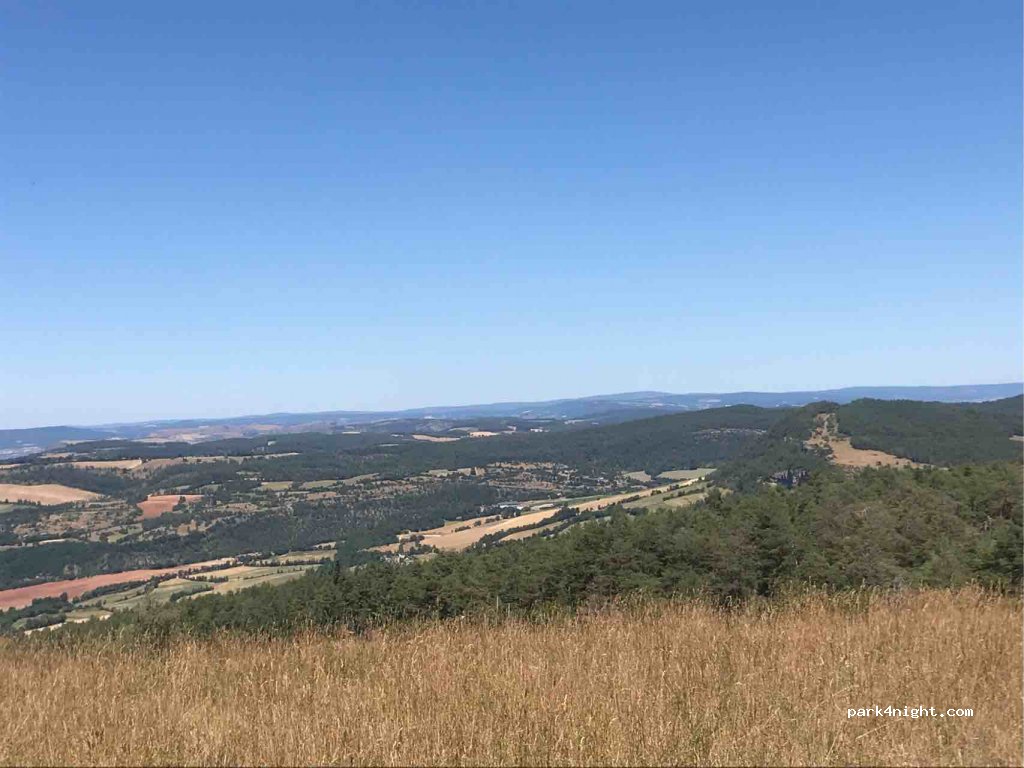 (48500) Saint-Saturnin - Unnamed Road — foto 2
