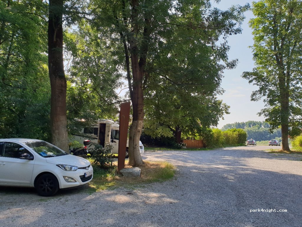 (2304) Orth an der Donau - 20 Uferstraße — foto