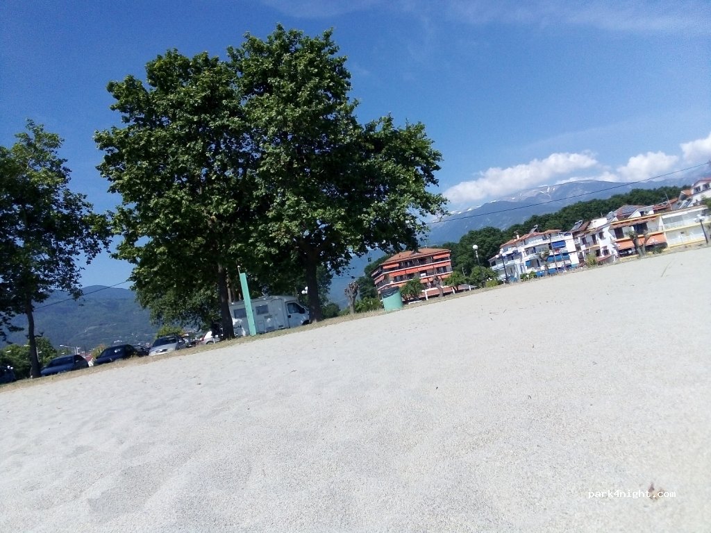 (600 63) Paralia Skotinis - Unnamed Road — foto