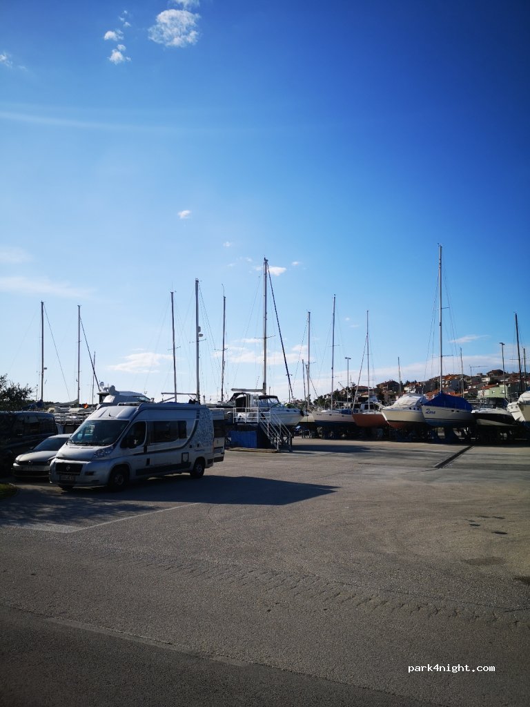 (52100) Pula - 12 Ulica Prekomorskih brigada — foto 4