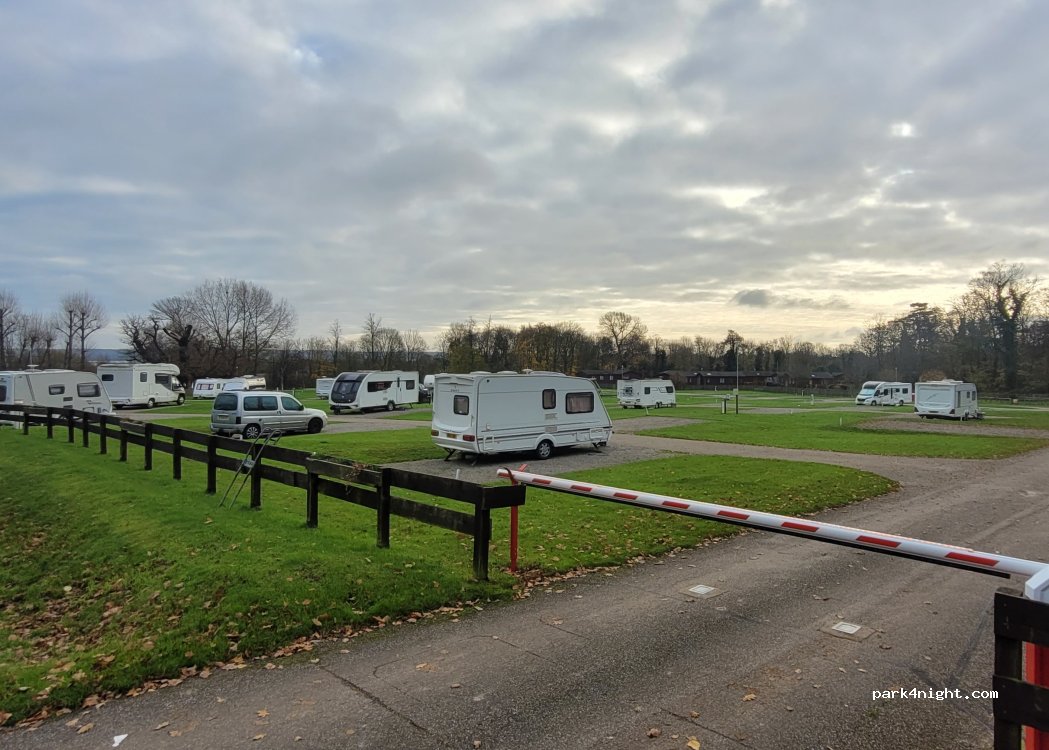 Theobalds Park Camping — foto 5
