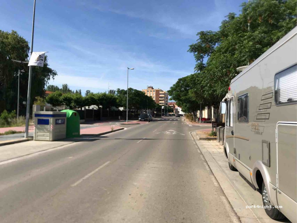 (50100) La Almunia de Doña Godina - 9 Avenida Zaragoza — foto 3