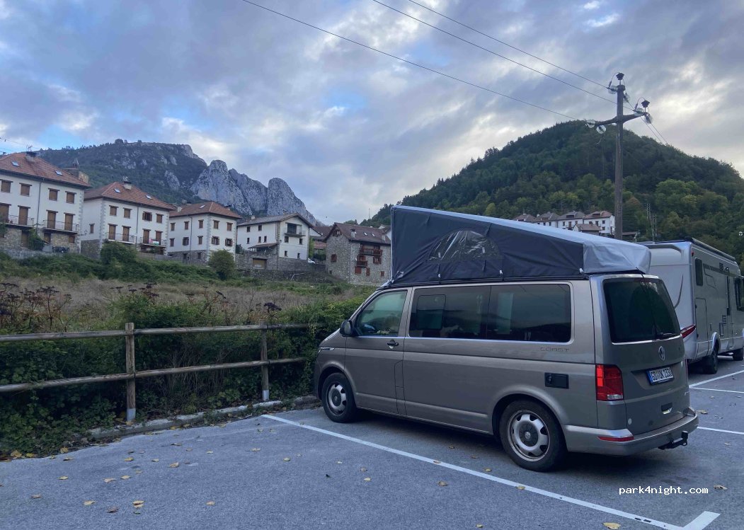 Parking autocaravanas Isaba — foto 5