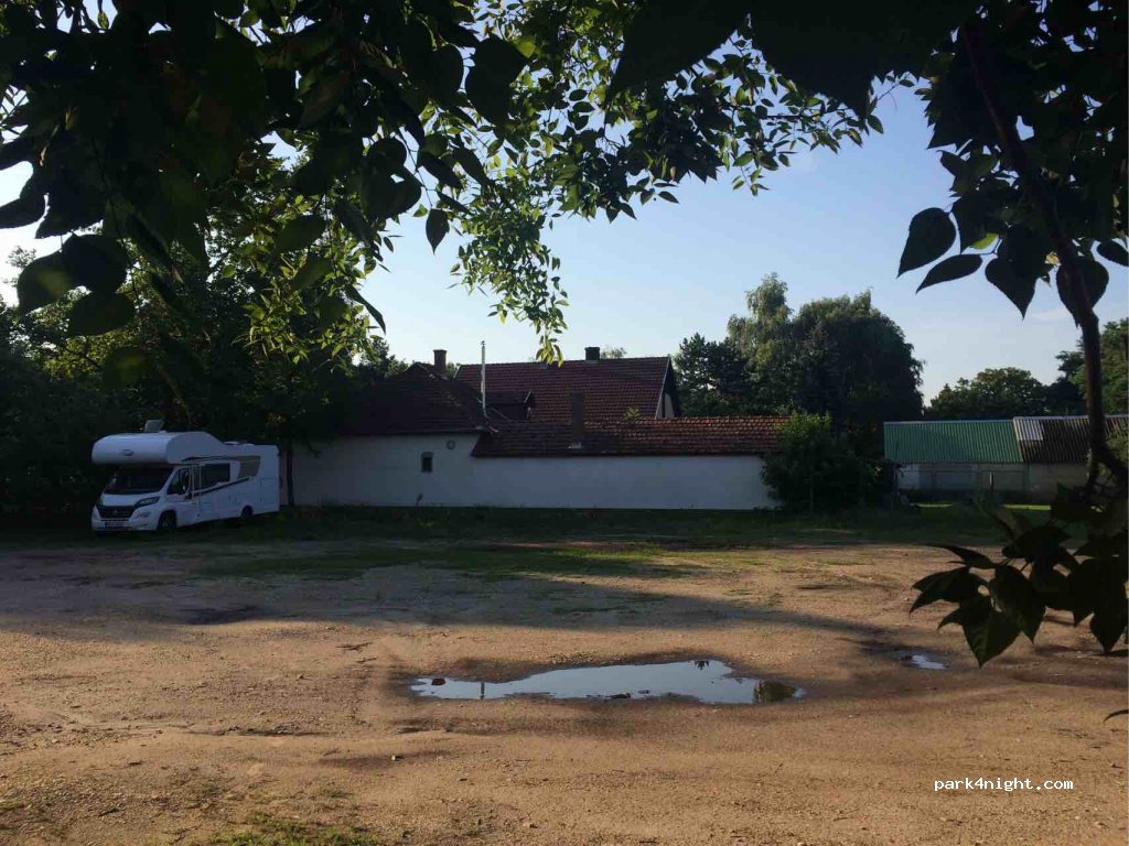 (6114) Bugac - 3 Szabadság tér — foto