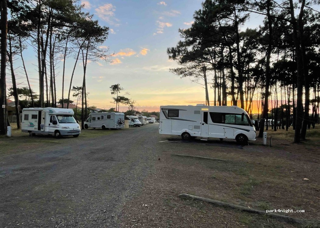 (40170) Saint-Julien-en-Born - 259 Avenue du Phare — foto