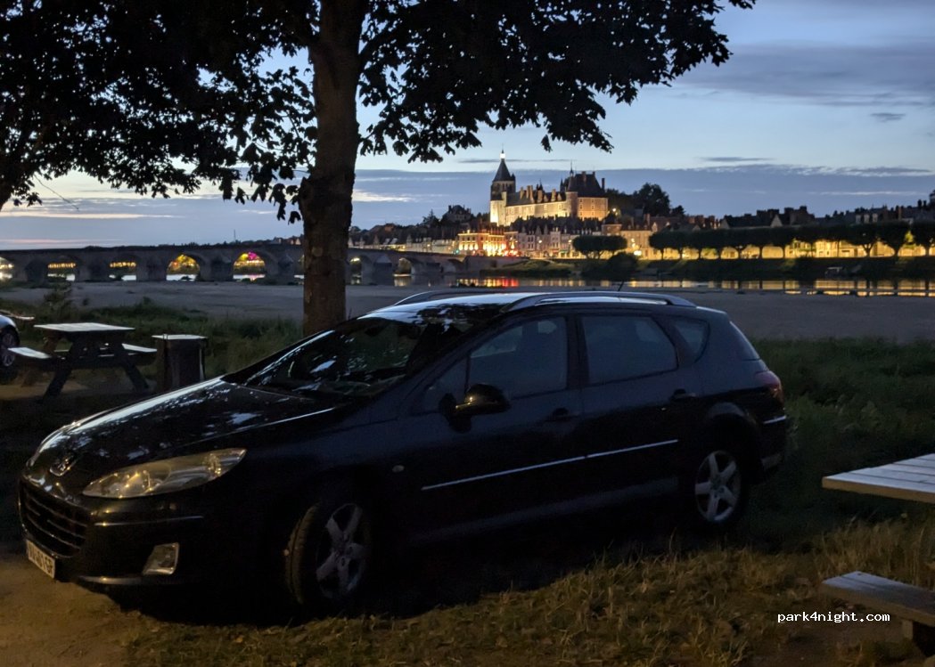 (45500) Gien - 46 Quai de Châtillon — foto 4
