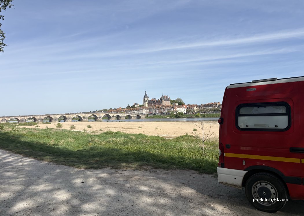 (45500) Gien - 46 Quai de Châtillon — foto 5