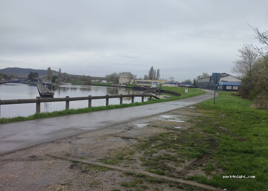 (57100) Thionville - 40 Rue de la Digue — foto 4