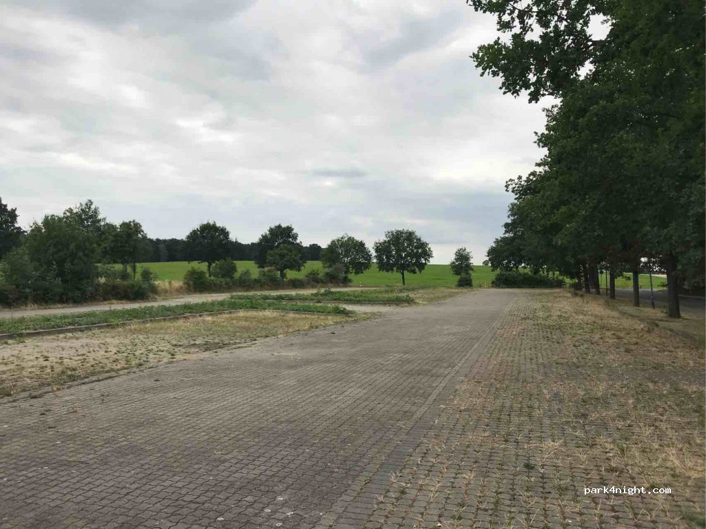 (04758) Cavertitz - 11 August-Bebel-Straße — foto 2
