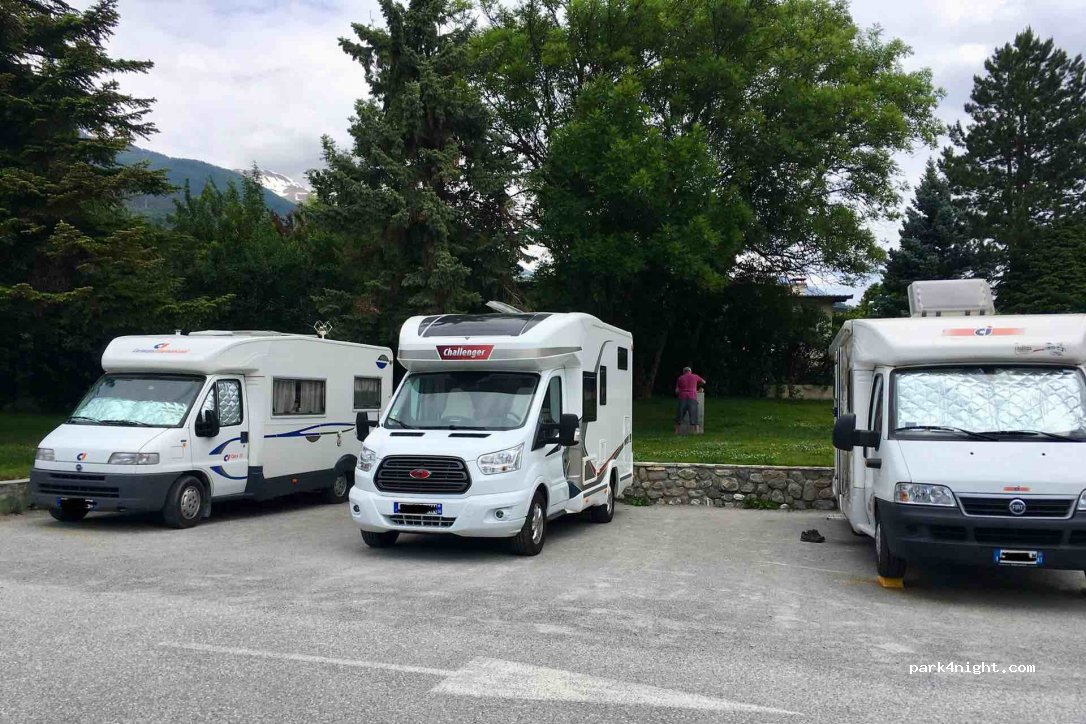 (05200) Embrun - 1-3 Avenue des Acacias — foto 3