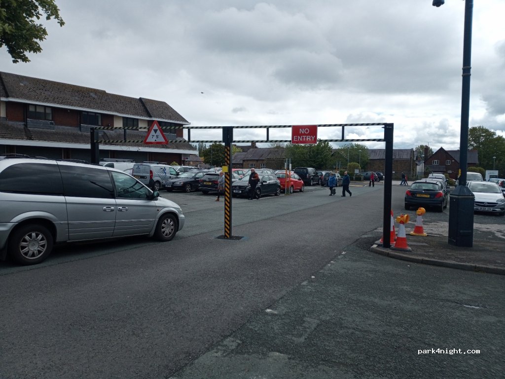 (CH7 1AF) Mold - 24 Glanrafon Road — foto 2
