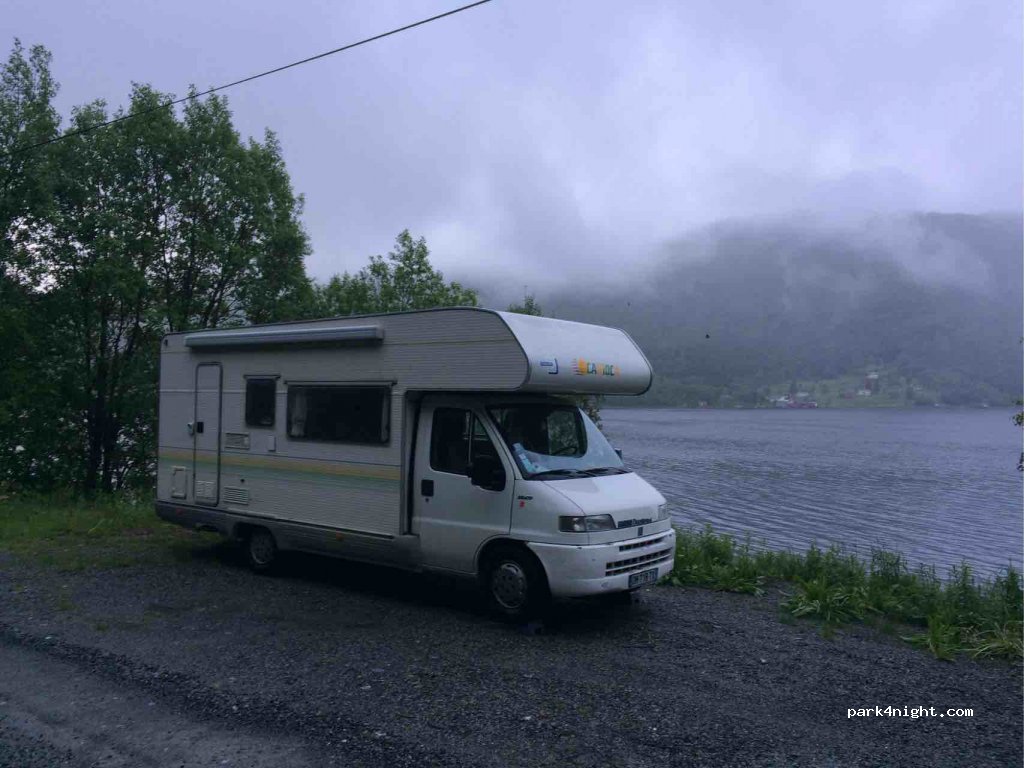 (8540) Resselva - Skjellesvika — foto