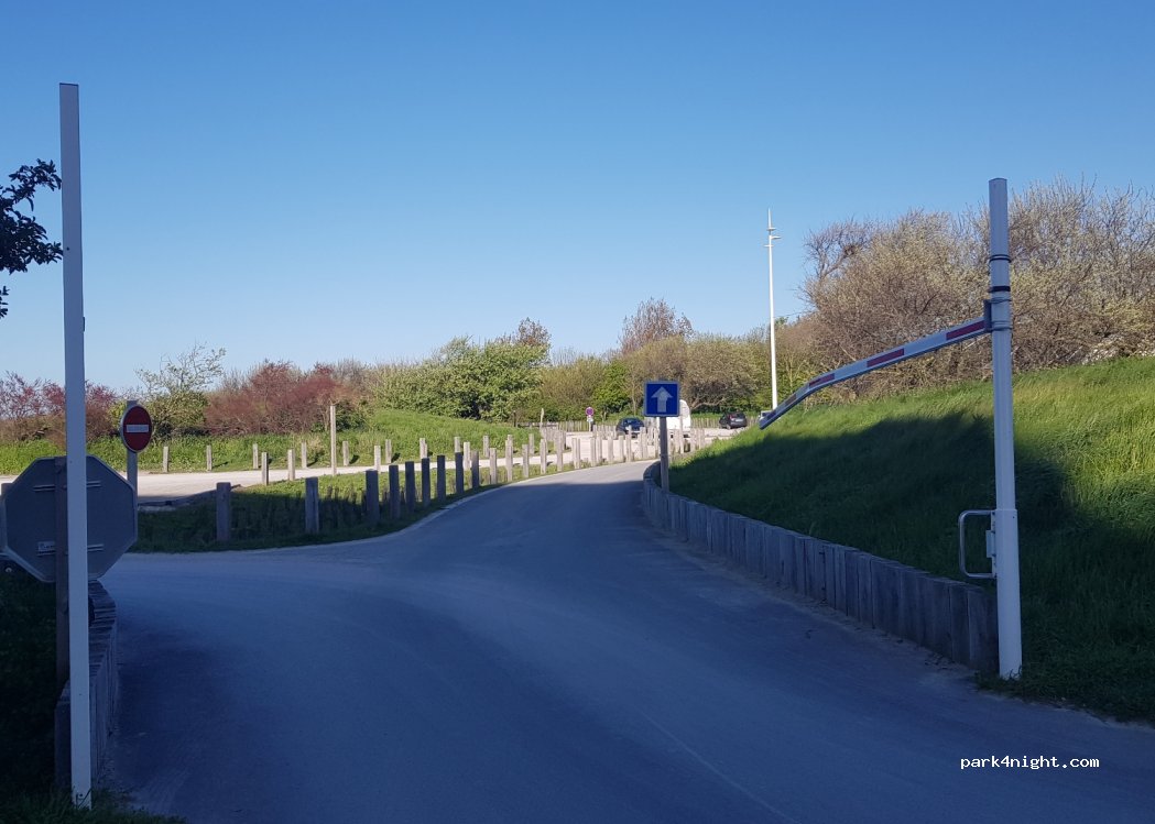 (59240) Dunkerque - Rue de la Licorne — foto 4