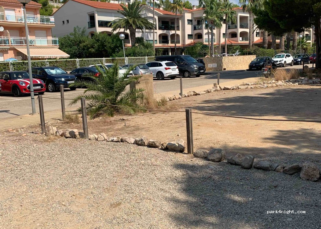 (43890) Tarragona - 6 Carrer de Cadaloques — foto 4