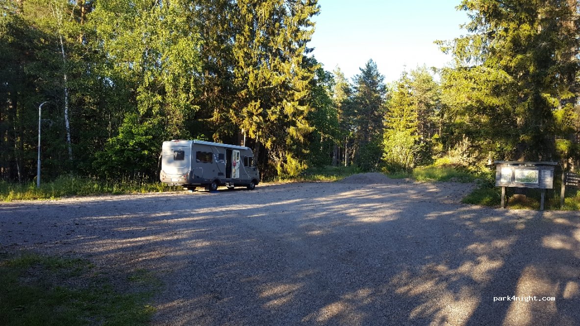 (618 93) Kolmården - 129 Kvarsebovägen — foto