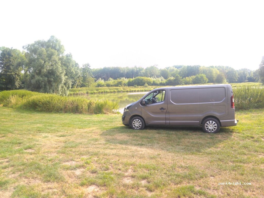 (80190) Nesle - Unnamed Road — foto