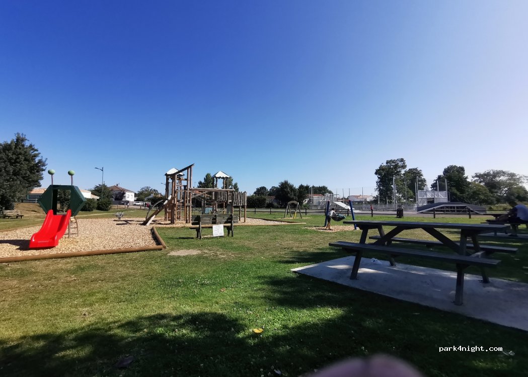 (85270) Notre-Dame-de-Riez - Rue du Ligneron — foto 2