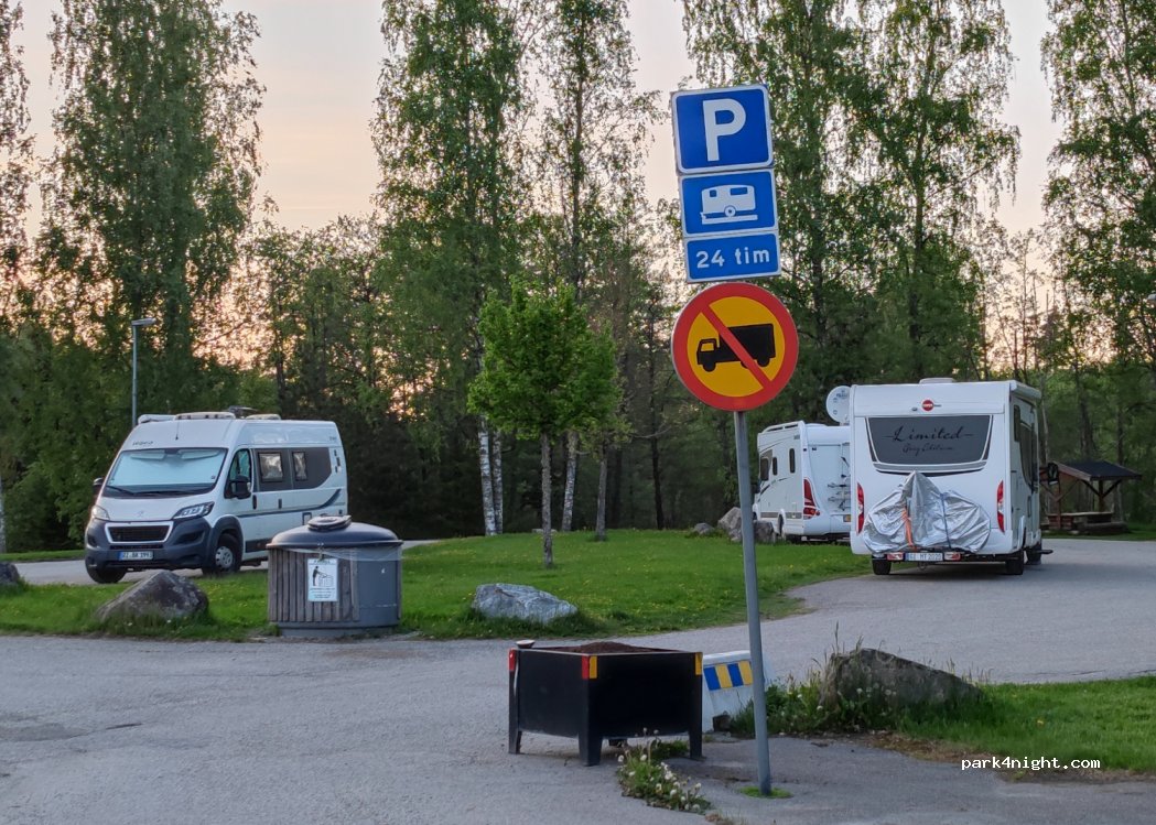 (711 34) Lindesberg - 11 Fotbollsgatan — foto