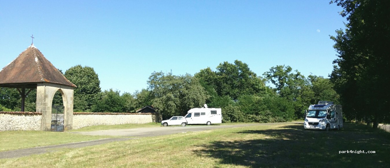 (40465) Laluque - 436 Route de Chapeou — foto 2