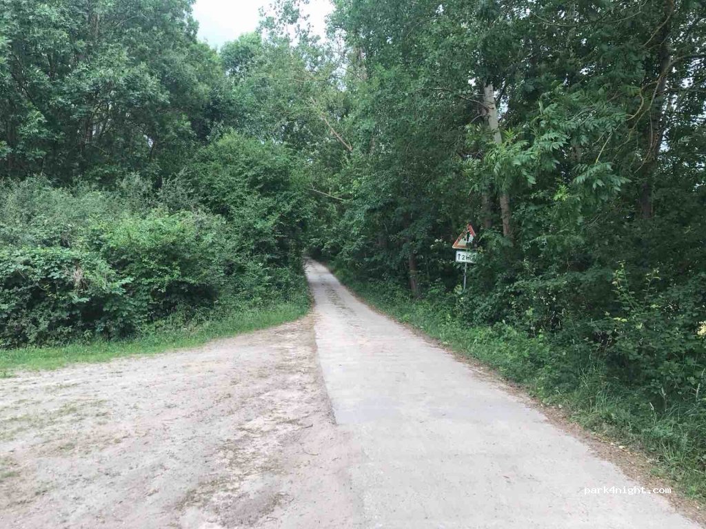 (17094) Groß Nemerow - Unnamed Road — foto