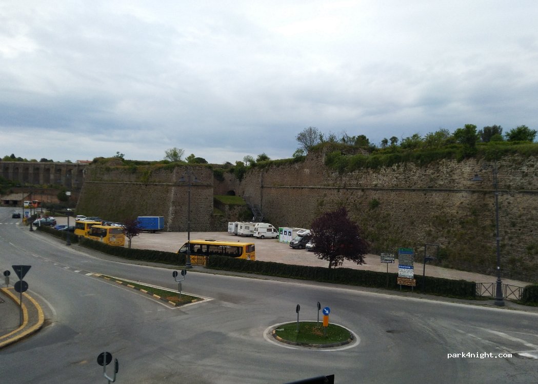 (01036) Nepi - 7 Piazzale della Bottata — foto