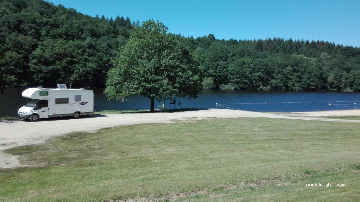(87460) Saint-Julien-le-Petit - Unnamed Road — foto