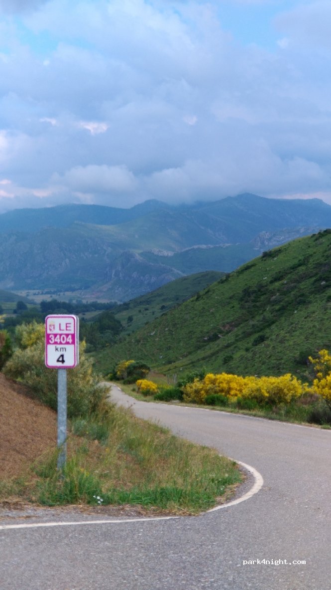 (24142) Cabrillanes - Unnamed Road — foto 3