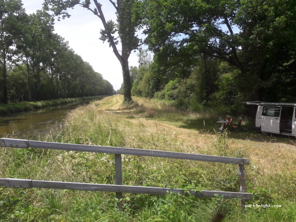 (56350) Saint-Vincent-sur-Oust - Unnamed Road — foto