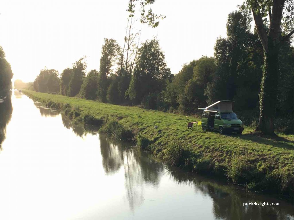 (56350) Saint-Vincent-sur-Oust - Unnamed Road — foto 3