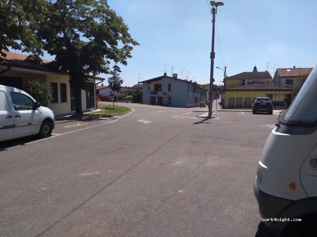 (26031) Isola Dovarese - Strada Provinciale 29 — foto