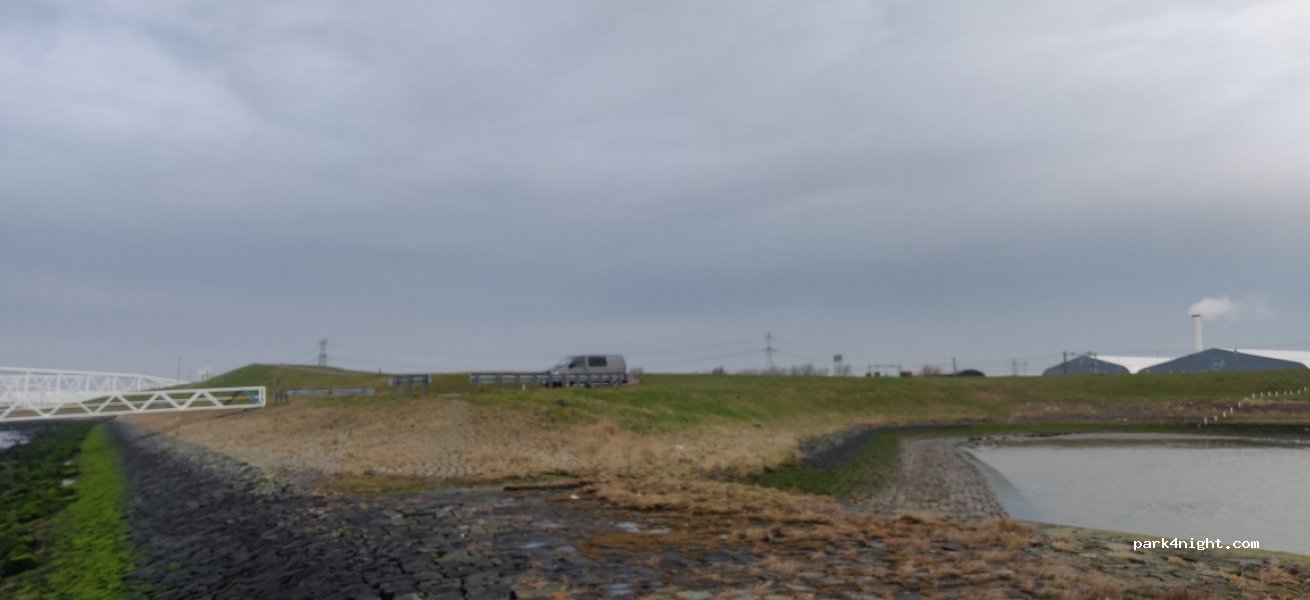(3151) Hoek van Holland - 881 Maeslantkeringweg — foto